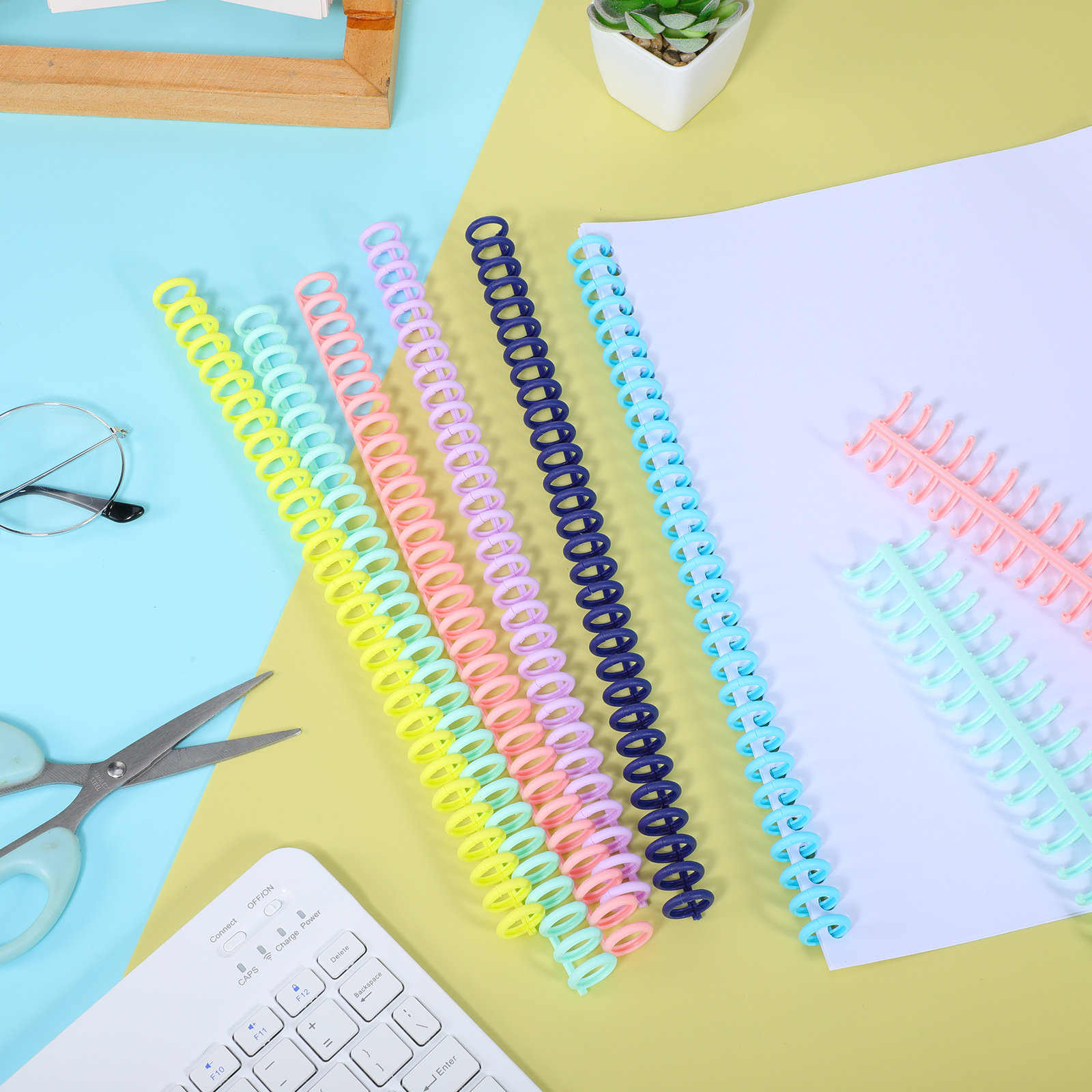 12Pcs Stylish Color Plastic Bi - огляд і ціна Binding Comb Plastic